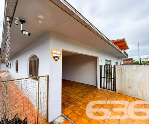 Casa com 3 quartos à venda na Rua Papa João XXIII, 478, Iririú, Joinville