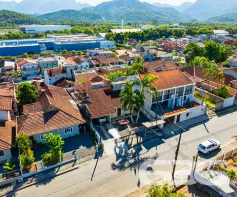 Casa com 4 quartos à venda na Rua Quinze de Novembro, 89, Vila Nova, Joinville