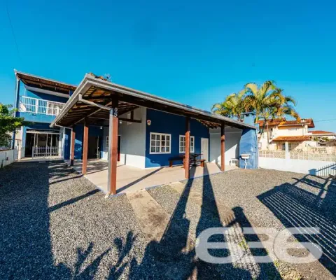 Casa com 8 quartos à venda na Rua Maracajá, 5, Ubatuba, São Francisco do Sul