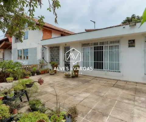 Casa com 5 quartos à venda na Alexandre Dalcuch, 132, Bacacheri, Curitiba