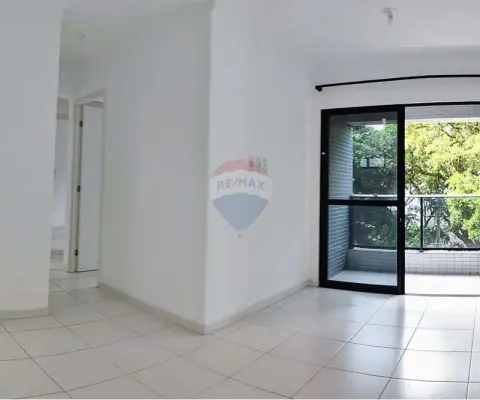 Apartamento no espinheiro à venda. 3 quartos (sendo 1 suíte), dependência completa, com piscina.
