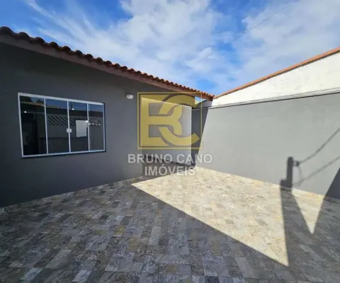 Casa térrea nova com quintal amplo – a 900m da praia em peruíbe