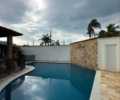 Belíssima casa, ampla, fino acabamento e lazer completo