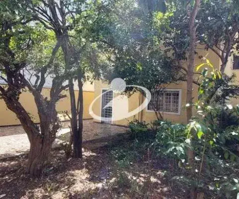 Casa com 5 quartos à venda no Santa Mônica, Uberlândia 
