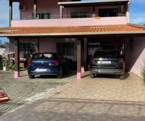 Casa espaçosa em dois terrenos proxima ao mar em penha. oportunidade