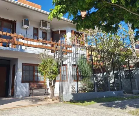 Casa com 4 quartos à venda na Professor Carlos Henrique Nogueira, 621, Centro, Pelotas