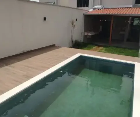 Casa bairro das fontes. cód. k186, 3 quartos/suite, 180 m², 4 vgs. piscina. quintal e varanda gourmet. aceita permuta.