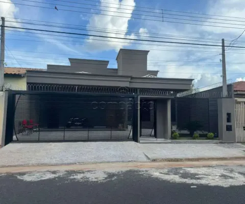 Casa com 3 quartos para alugar na Rua Rodolfo Petrucelli, Parque São Miguel, São José do Rio Preto