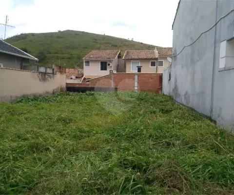 Terreno à venda na José Loesch Pereira, Jardim Amália, Volta Redonda