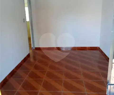 Casa com 3 quartos à venda na Setecentos E Cinqüenta E Oito, Casa de Pedra, Volta Redonda