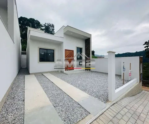 Casa baixa com 3 dormitórios sendo 1 suíte no poço fundo em brusque sc