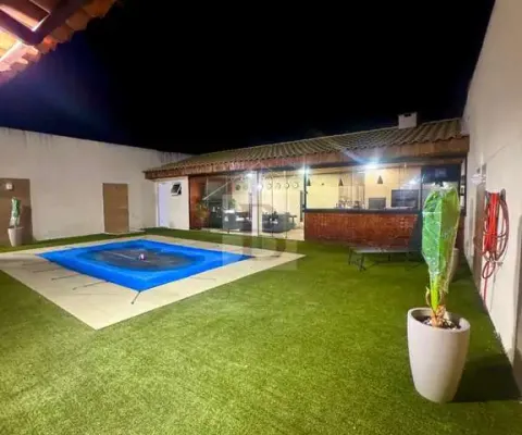 Casa deslumbrante e espaçosa na trindade, são gonçalo-rj: 3 quartos, 3 suítes, 2 salas, 4 banheiros, 1 vaga, 500m². venha conferir!