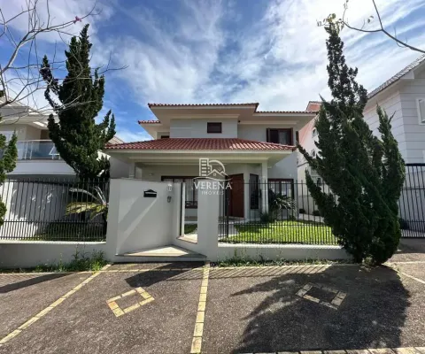 Maravilhosa alvenaria com 03 suítes em localização nobre