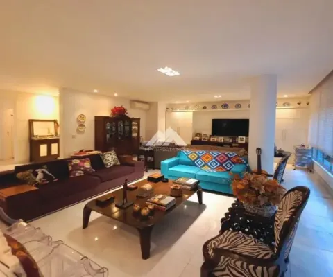Apartamento no leblon reformado  4 quartos 2 vagas à venda!!