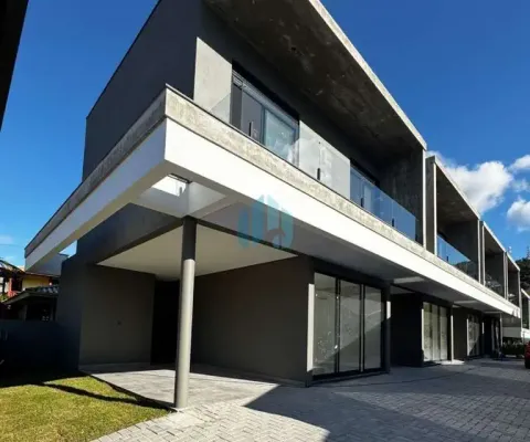 Sobrados de alto padrão no residencial flamboyant, a 200 m da praia, loteamento morrinhos, em garopaba!