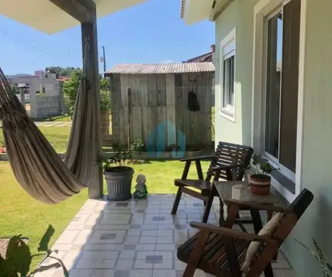 Linda casa a poucos minutos do centro de garopaba, loteamento pedra branca.