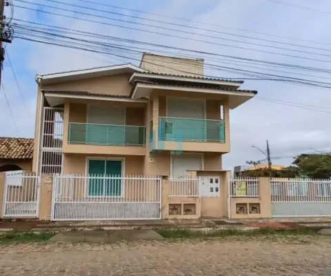 Belo imóvel a 250 m do mar, bairro ferraz, em garopaba!