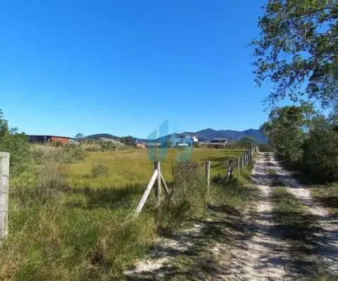 Amplo terreno com acesso à lagoa da ibiraquera, próx. às praias do rosa e ouvidor!