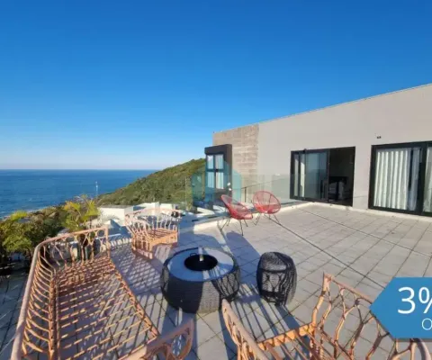 Linda casa de alto padrão, com vista permanente p/ mar, na praia do vigia, em garopaba!