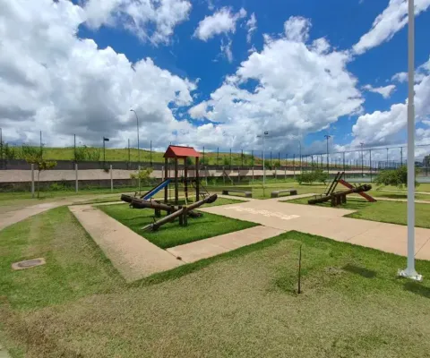 Casa à venda de 160m², com 3 quartos, 5 banheiros, piscina e 4 vagas de garagem no condomínio soleil