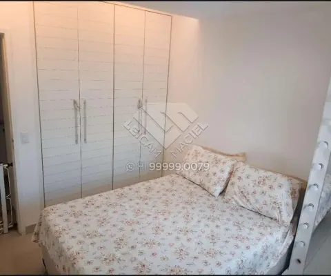 Apartamento amplo, em andar alto, no coração das graças.