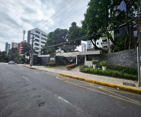Andar alto, espaço e conforto perto da praça de casa forte!