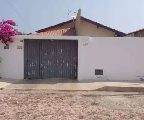Casa com 3 quartos à venda na Rua Carlos Fontenele Adrião, 210, Dirceu Arcoverde, Parnaíba