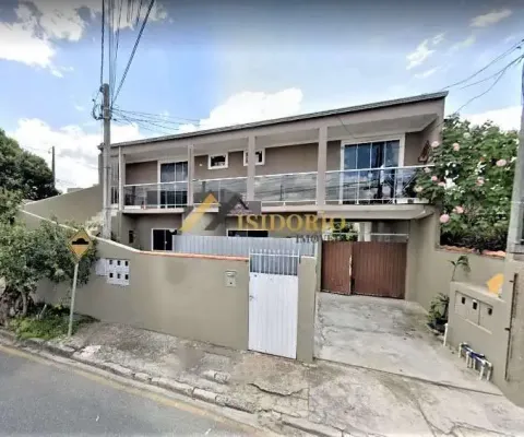 Excelente casa!!! 456m² de terreno, 03 casas nos fundos