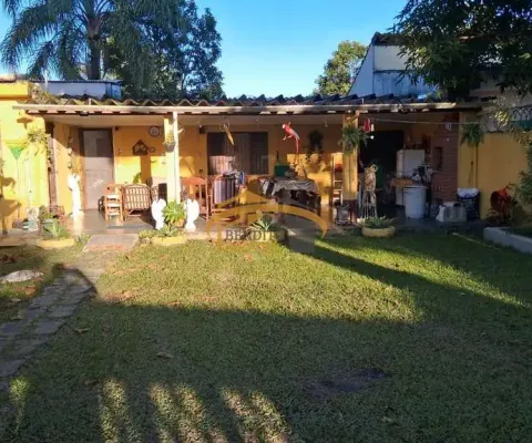 Casa para venda, itanhaém, com 3 dormitórios, quintal amplo com 6 vagas de garagens. estuda permuta por apto em osasco