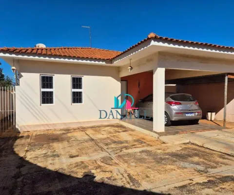Casa térrea com 3 dormitórios localizada no jardim botânico.