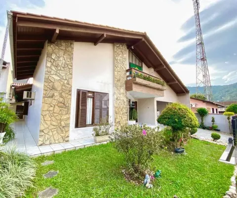 Casa semimobiliada | vila lalau | 4 quartos (2 suítes) | 187m²