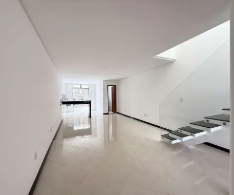 Casa geminada duplex, com 3 quartos (1 suíte com varanda)
