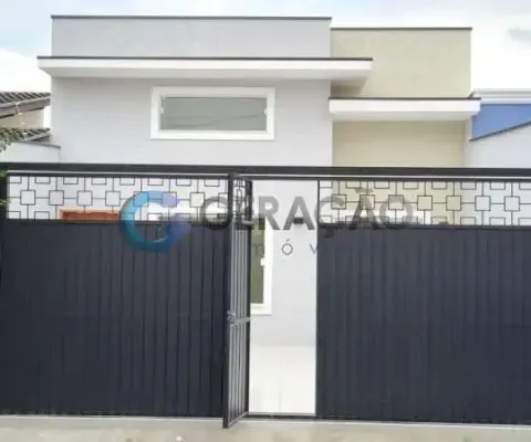 Casa com 3 quartos para alugar na Rua Ciro dos Anjos, 158, Loteamento Villa Branca, Jacareí