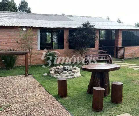 Chácara à venda, 3 quartos, espaço para festa, piscina, campo de futebol, 3 chalés - bairro rio do meio, camboriú -sc