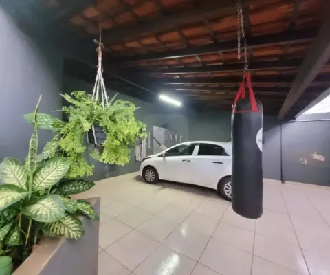 Casa com 3 quartos à venda no Santa Mônica, Uberlândia 