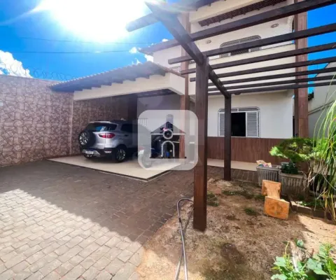 Casa com 3 quartos à venda no Santa Rosa, Uberlândia 