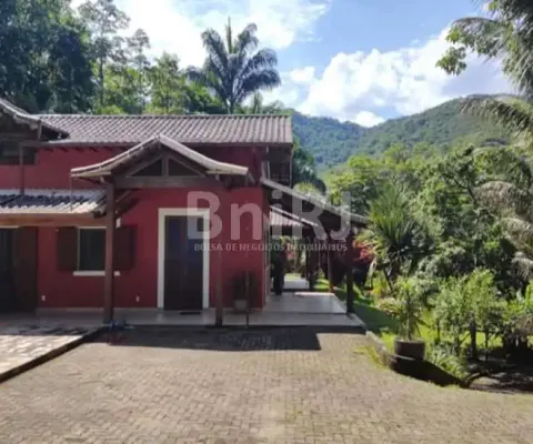 Propriedade  charmosa, com muita água, mata e tranquilidade!
