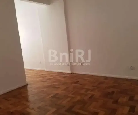 Apartamento de 2 quartos na otávio carneiro à venda