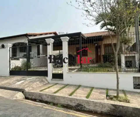 Casa com 4 quartos à venda na Rua Quarenta e Oito, Vila Santa Cecília, Volta Redonda