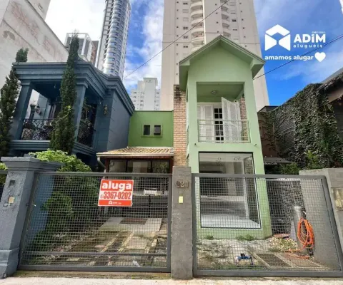 Aluguel anual: casa residencial com 3 suítes e 154 metros no centro de balneário camboriú.