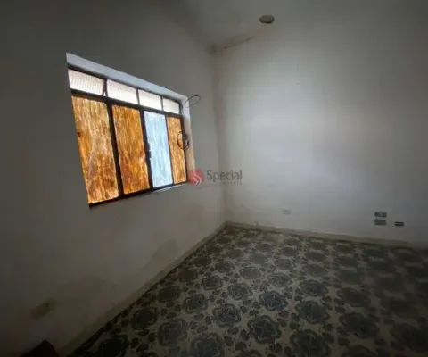 Duas casas de vila na mooca, com 2 quartos, 2 banheiros e 1 vaga.