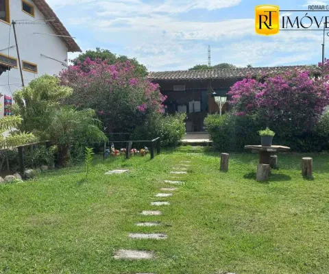 Casa térrea com piscina, quintal amplo e galpão, em são pedro da aldeia