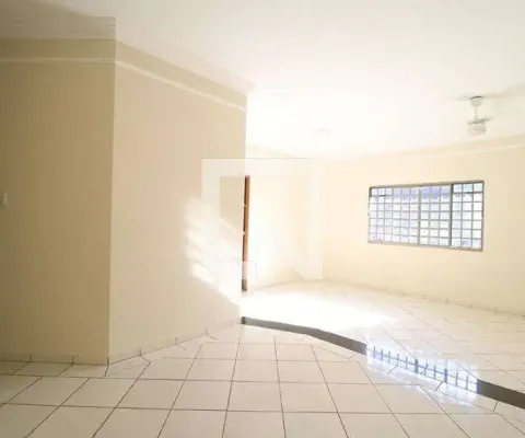 Casa para aluguel - santa luzia, 3 quartos,  151 m² - uberlândia