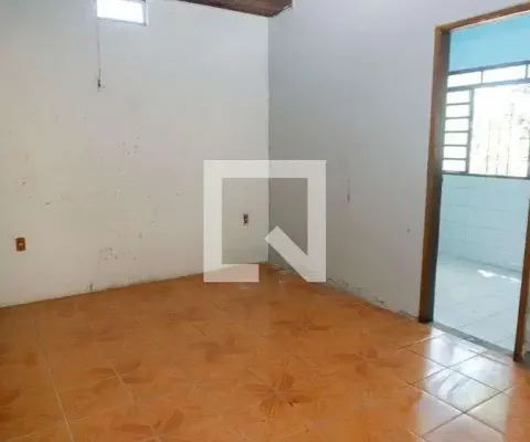 Casa para aluguel - centro, 1 quarto,  50 m² - viamão