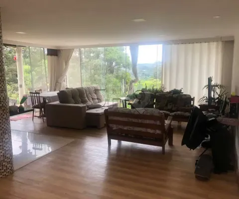 Casa com 3 quartos à venda na Dos Avinhados, 145, Serra da Cantareira, Mairiporã