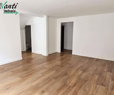 Sobrado comercial -135m², 2 vagas, Gonzaga Santos.