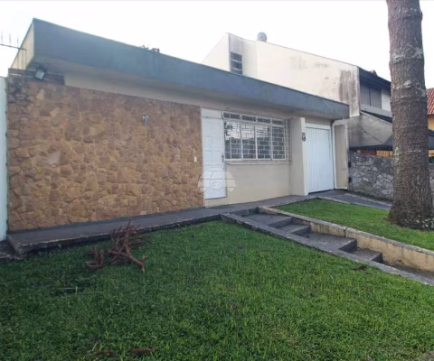 Casa com 4 quartos para alugar na Rua Professor Luiz César, 578, Água Verde, Curitiba