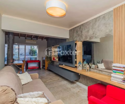 Casa em condomínio fechado com 3 quartos à venda na Avenida Eduardo Prado, 695, Cavalhada, Porto Alegre