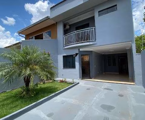 Sobrado com 3 dormitórios à venda, 175 m² por R$ 820.000,00 - Santa Cruz - Cascavel/PR