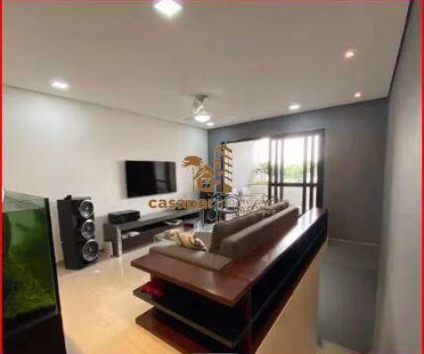 Sobrado À Venda com 200m², 3 Quartos com Espaço Gourmet e 5 Vagas